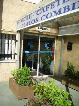Hostal Ds Velilla de San Antonio Exteriör bild